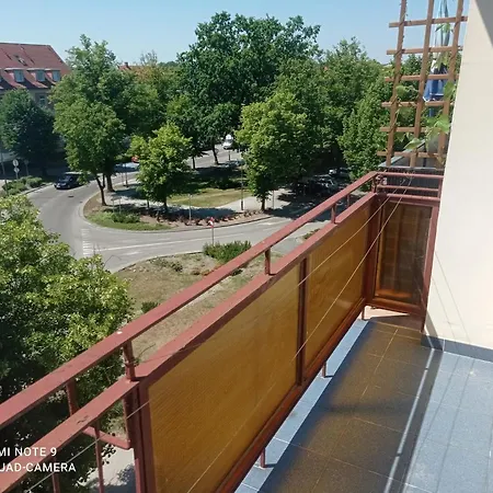 Sloneczne 2 Pokojowe Mieszkanie Z Balkonem Apartment